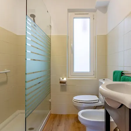 Apartment Ah La Creme De La Creme Vut6990as *